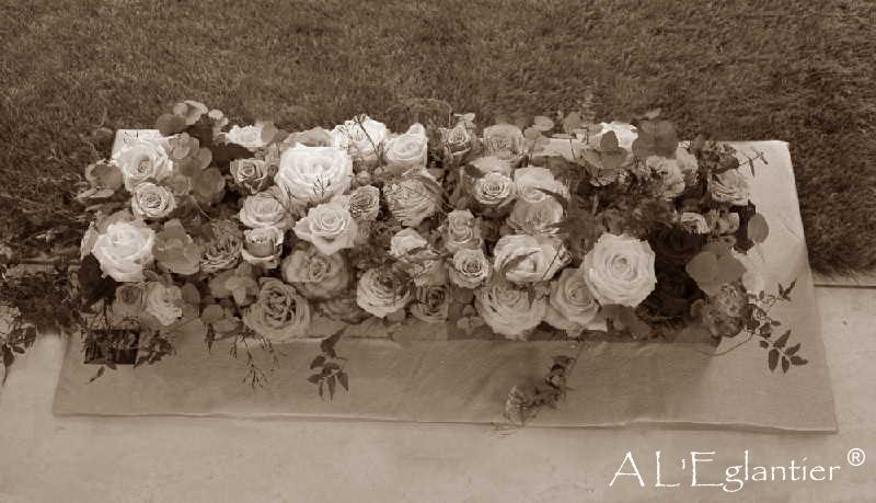 Composition deuil de roses