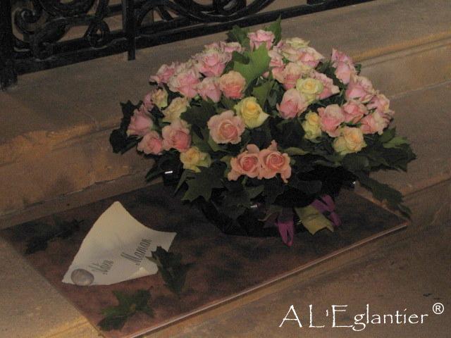 Coussin de roses sur plaque